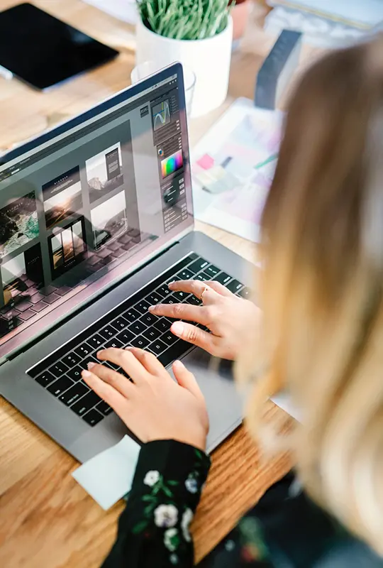 Personnalisation et thèmes variés